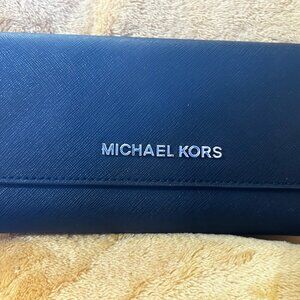 Jet Set Travel Crossgrain Leather Tri-Fold Wallet